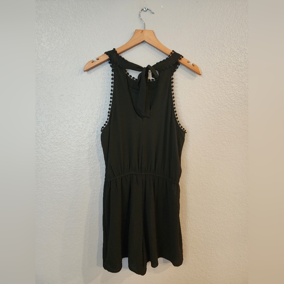 Francesca's Collection Halter Romper - Picture 2 of 8